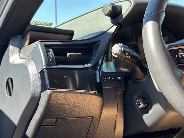 2023 Lexus ES Premium