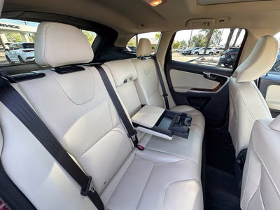 2017 Volvo XC60 T5 Inscription