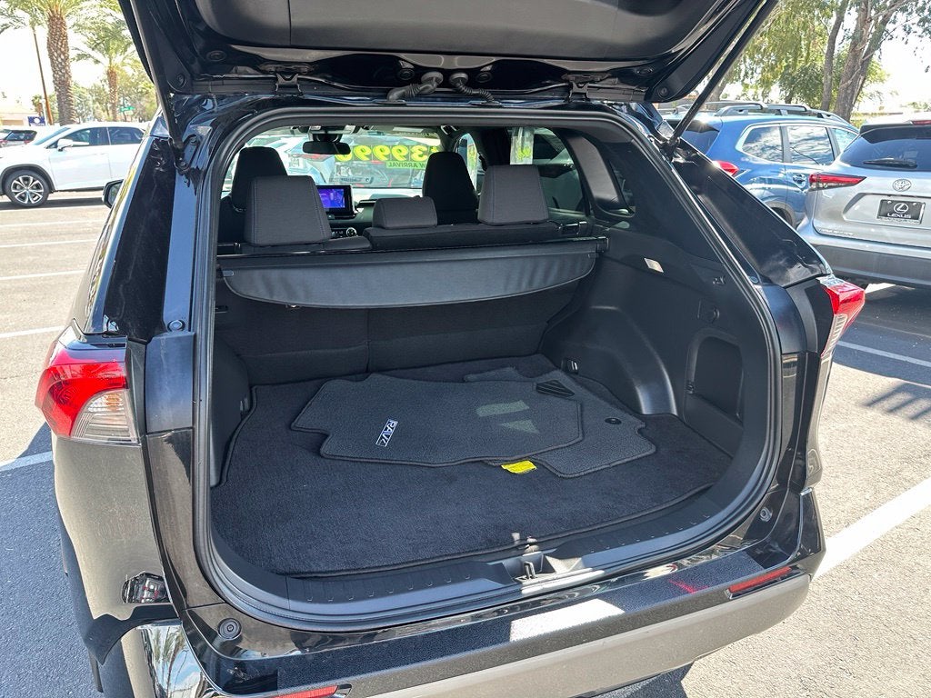 2024 Toyota RAV4 Hybrid SE