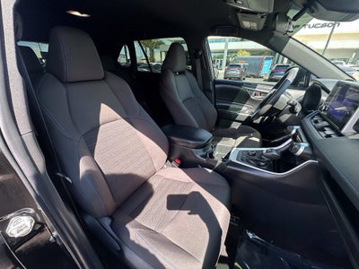 2024 Toyota RAV4 Hybrid SE