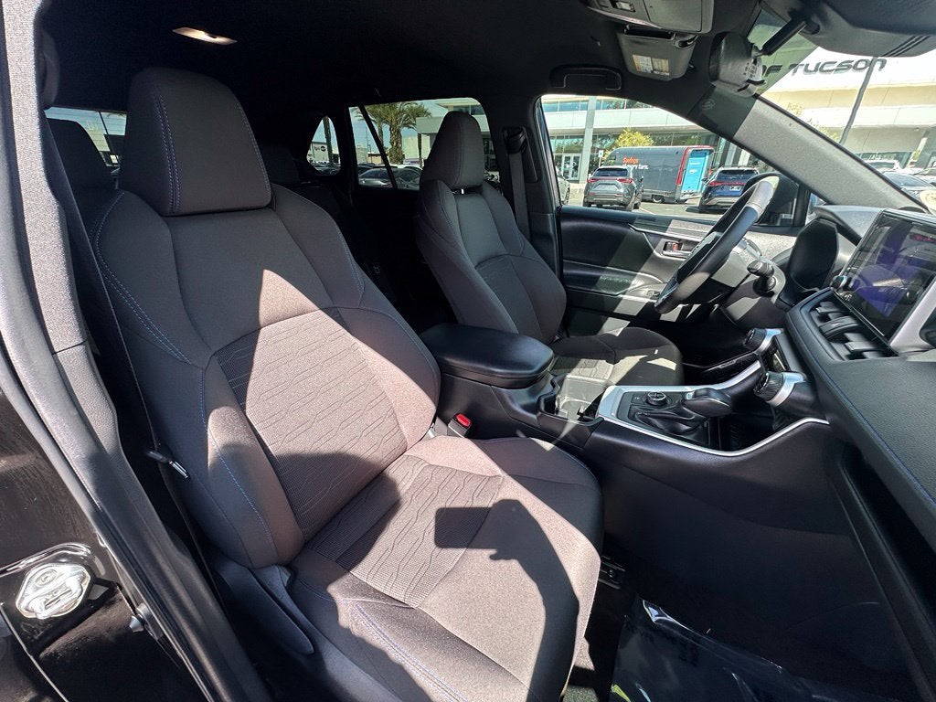 2024 Toyota RAV4 Hybrid SE