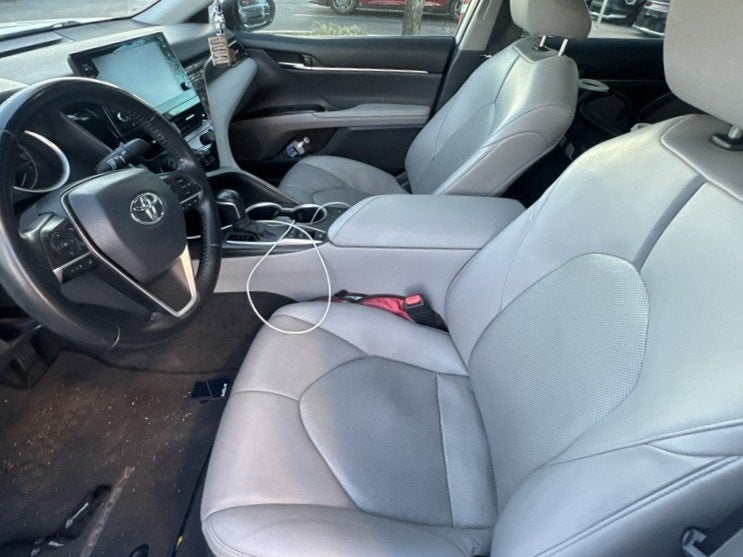 2022 Toyota Camry Hybrid XLE