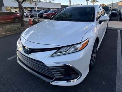 2022 Toyota Camry Hybrid XLE