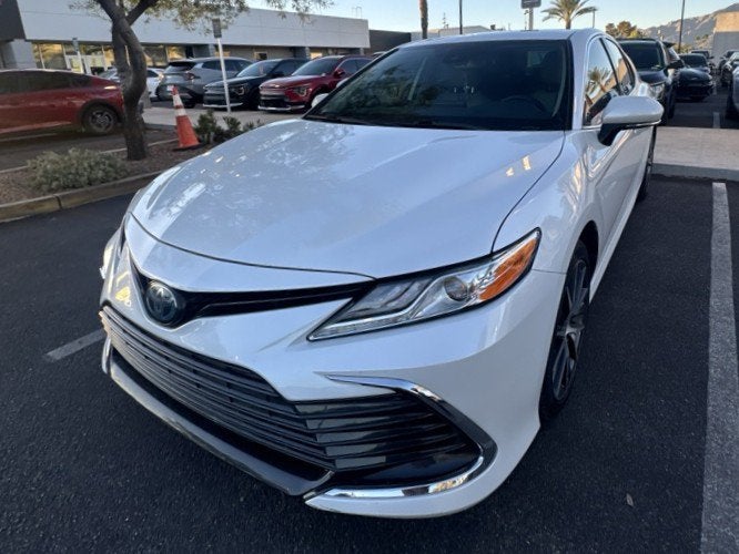 2022 Toyota Camry Hybrid XLE
