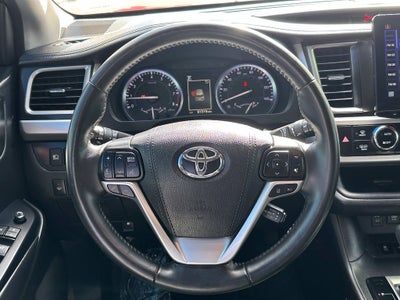 2017 Toyota Highlander SE