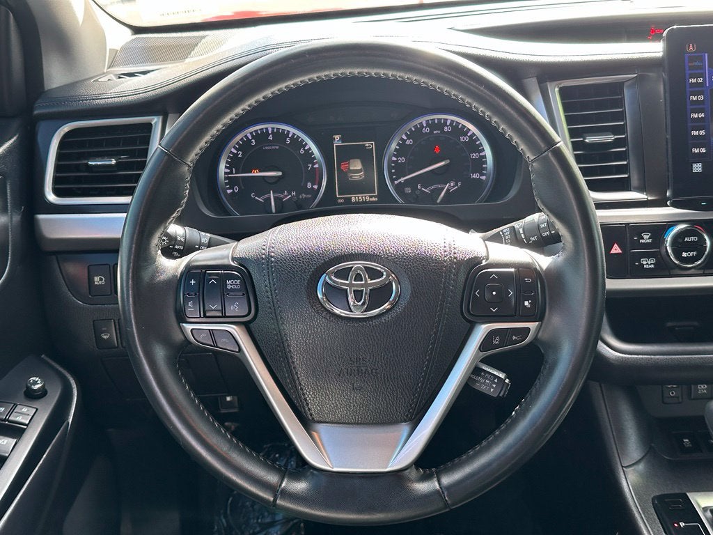 2017 Toyota Highlander SE