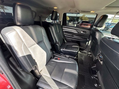 2017 Toyota Highlander SE