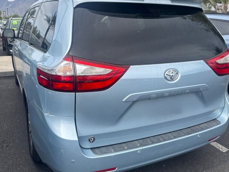 2015 Toyota Sienna XLE 8 Passenger