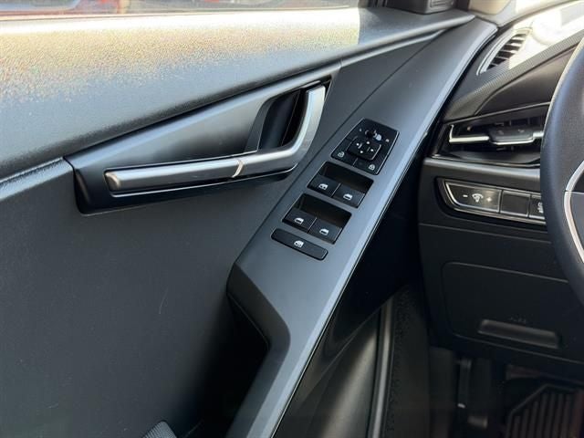 2025 Kia Niro LX