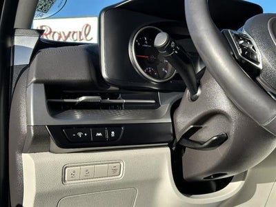 2024 Kia Carnival LX