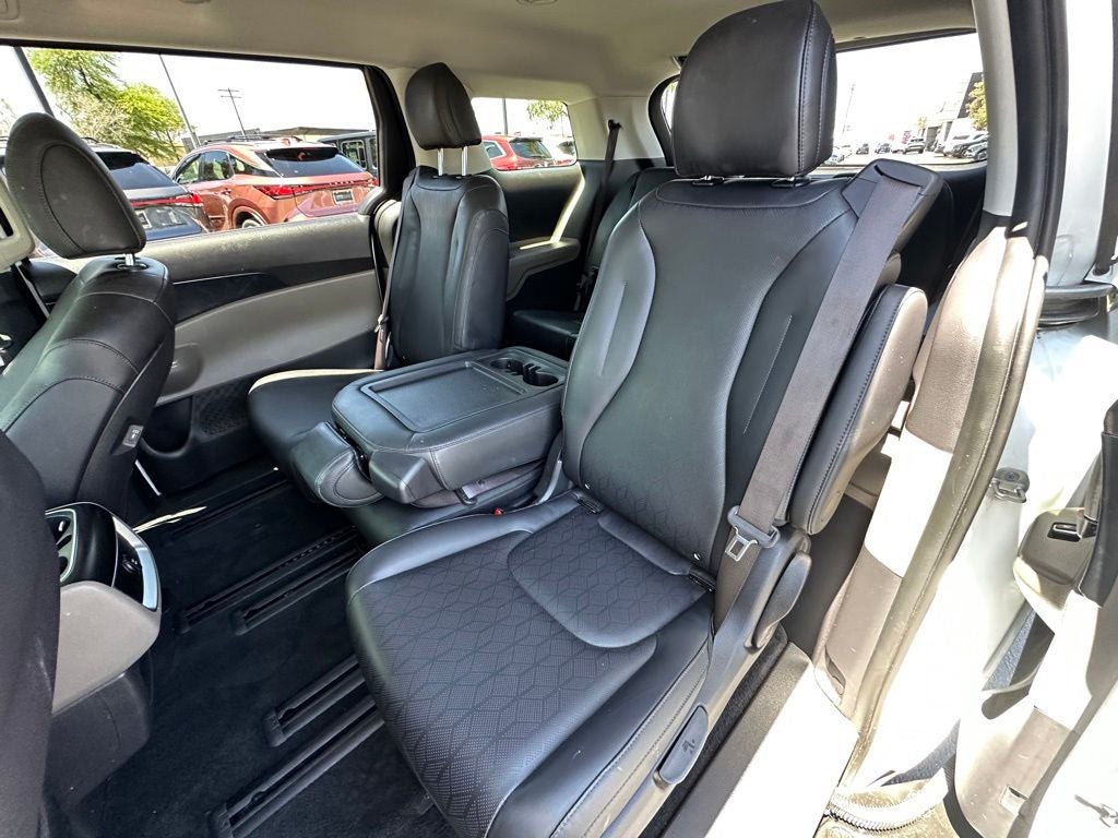 2025 Kia Carnival Hybrid LXS