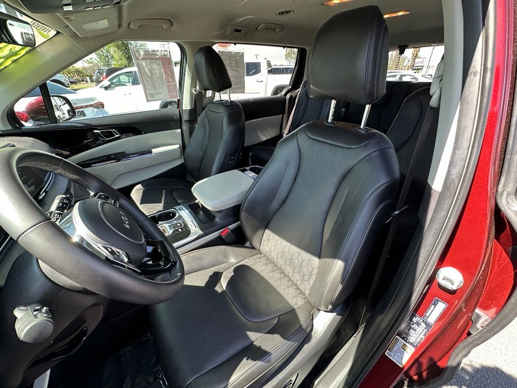 2024 Kia Carnival SX