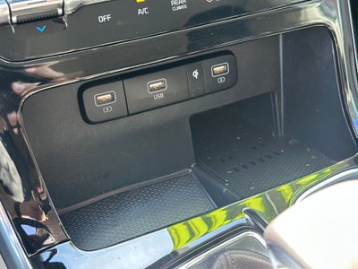 2024 Kia Carnival SX