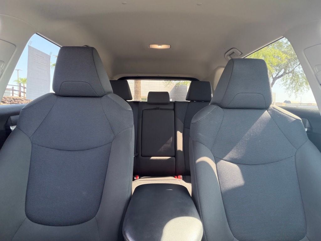 2025 Toyota RAV4 Hybrid LE