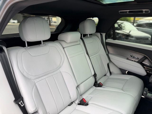 2025 Land Rover Range Rover Sport SE