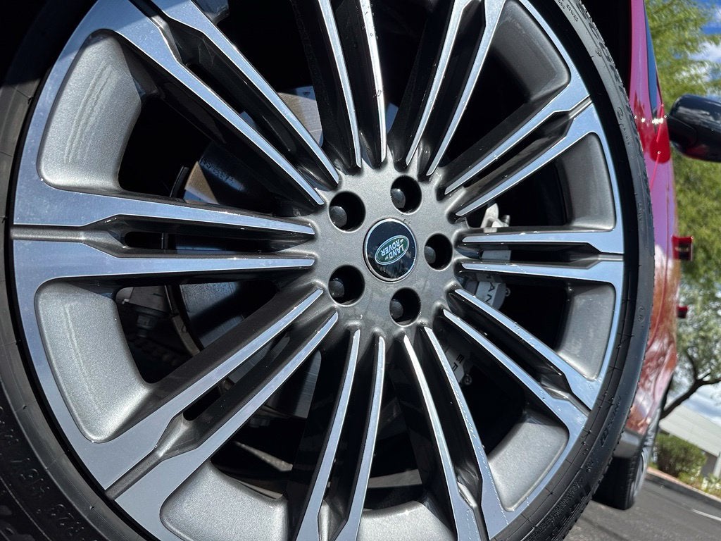 2025 Land Rover Range Rover Sport SE