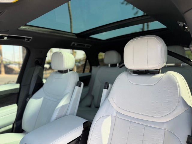 2025 Land Rover Range Rover Sport SE