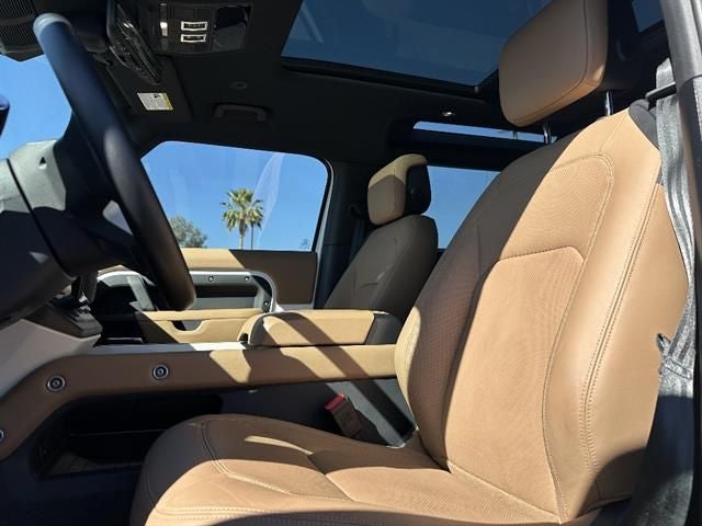 2025 Land Rover Defender 90 X-Dynamic SE