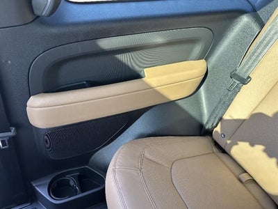 2025 Land Rover Defender 90 X-Dynamic SE