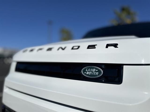 2025 Land Rover Defender 90 X-Dynamic SE