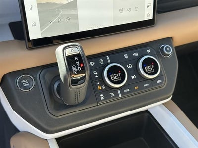 2025 Land Rover Defender 90 X-Dynamic SE