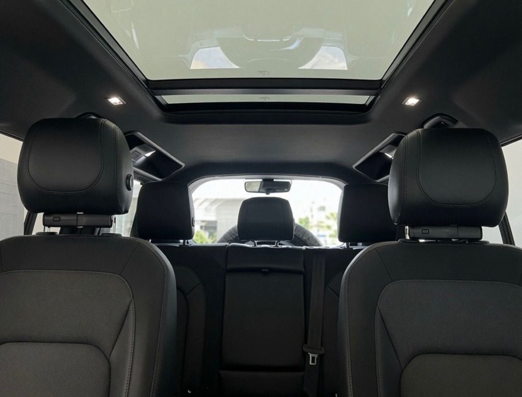 2023 Land Rover Defender 110 X-Dynamic SE