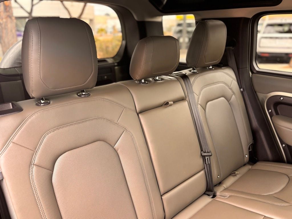 2024 Land Rover Defender 110 X-Dynamic SE