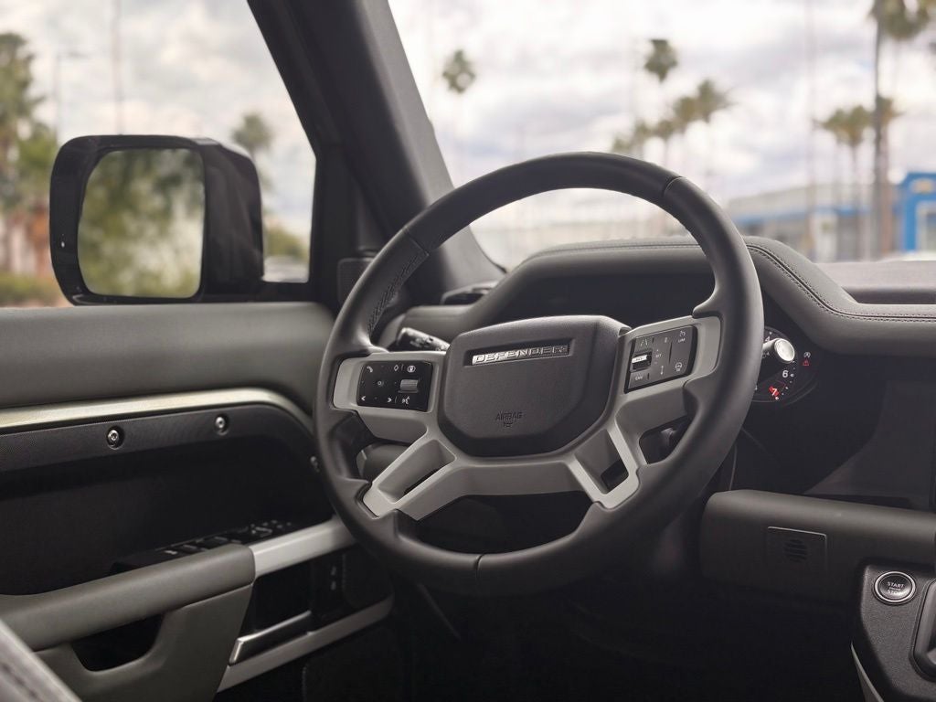 2024 Land Rover Defender 110 X-Dynamic SE