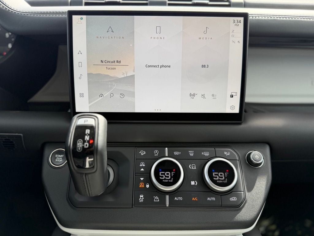 2025 Land Rover Defender 130 X-Dynamic SE