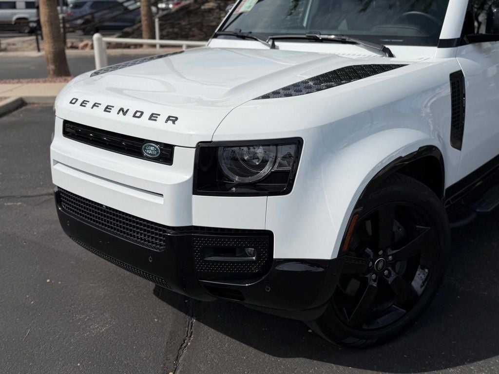 2025 Land Rover Defender 130 X-Dynamic SE