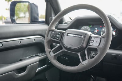 2024 Land Rover Defender 110 V8