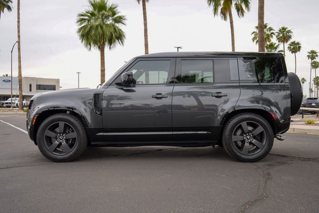 2024 Land Rover Defender 110 V8