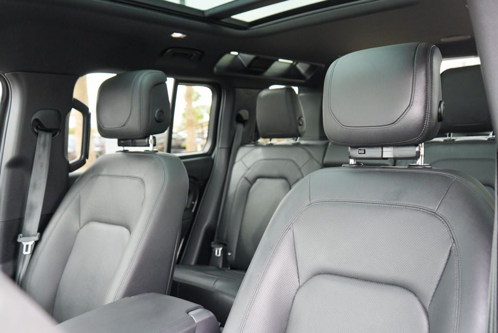 2024 Land Rover Defender 110 V8