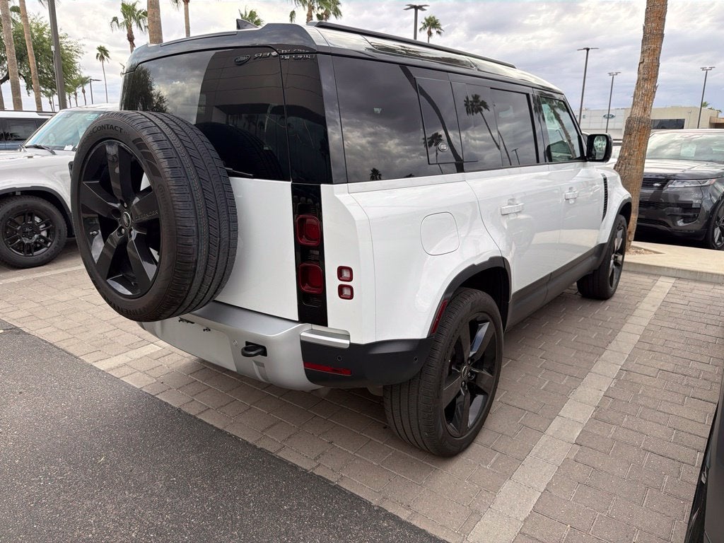 2024 Land Rover Defender 110 S