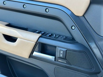 2025 Land Rover Defender 110 S