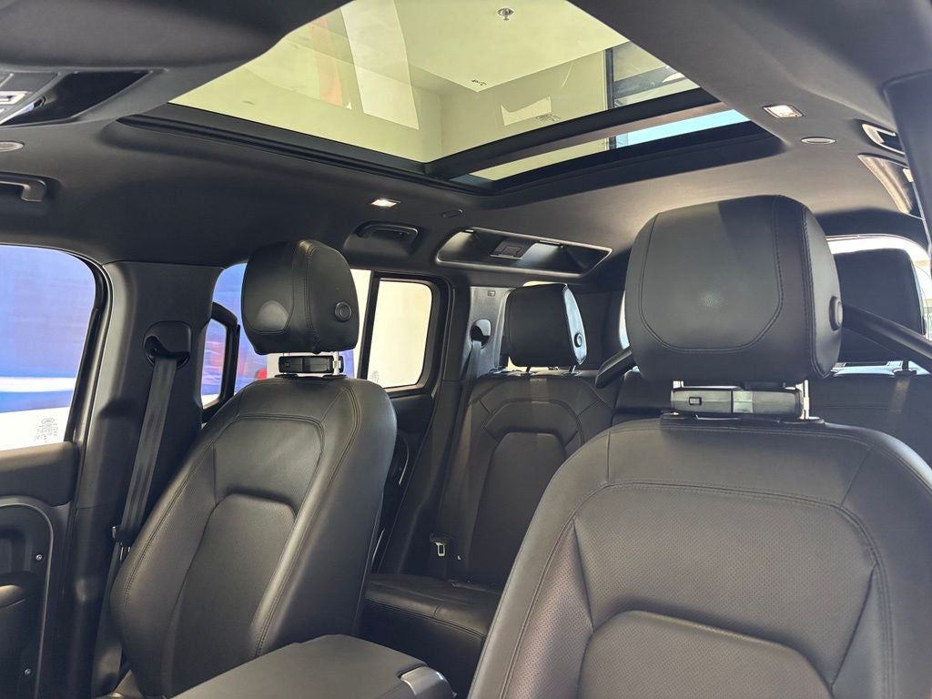 2024 Land Rover Defender 110 S