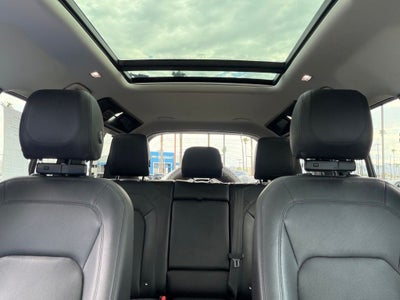 2023 Land Rover Defender 110 SE