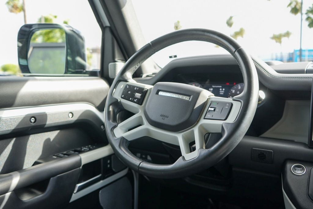 2023 Land Rover Defender 130 SE