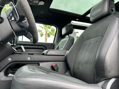 2023 Land Rover Defender 90 V8