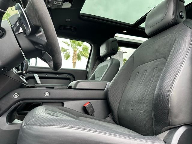 2023 Land Rover Defender 90 V8