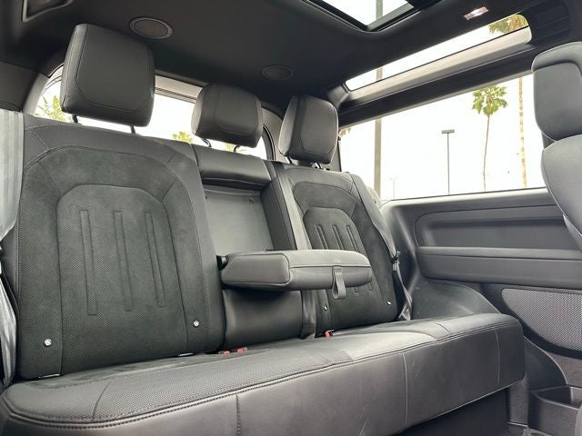 2023 Land Rover Defender 90 V8