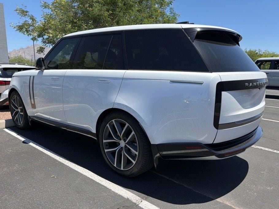 2025 Land Rover Range Rover SE