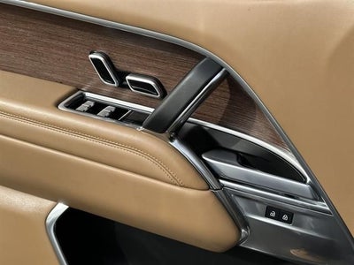 2025 Land Rover Range Rover Plug-In Hybrid SE