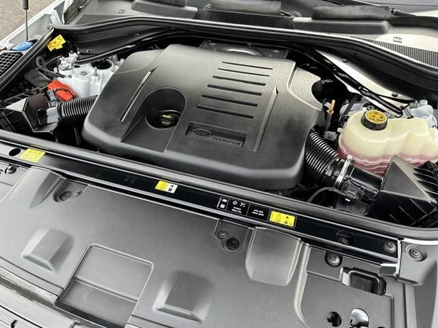 2025 Land Rover Range Rover Plug-In Hybrid SE