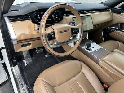 2025 Land Rover Range Rover Plug-In Hybrid SE