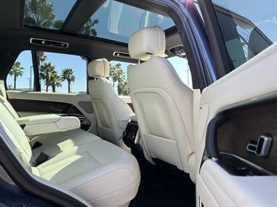 2025 Land Rover Range Rover SE