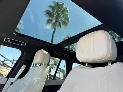 2025 Land Rover Range Rover SE