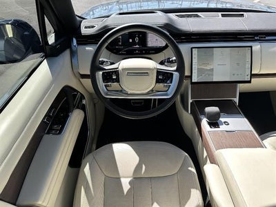 2025 Land Rover Range Rover SE