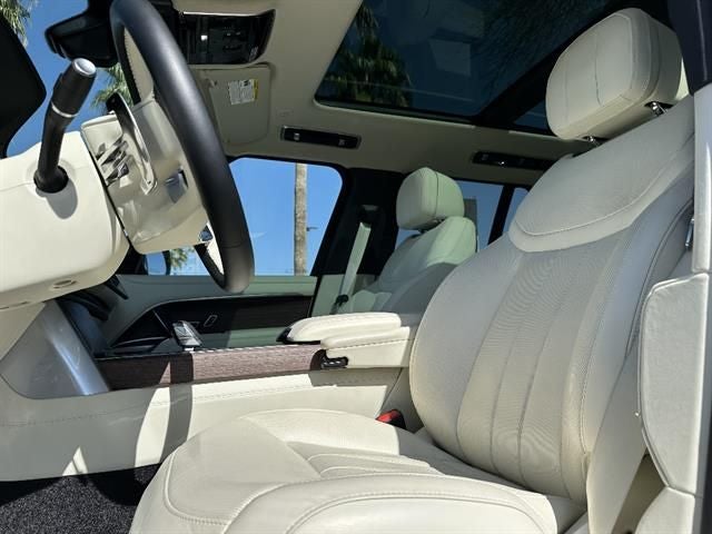 2025 Land Rover Range Rover SE