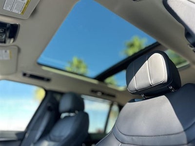 2025 Land Rover Range Rover SE LWB